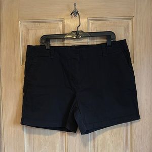 Vineyard Vines Black Shorts